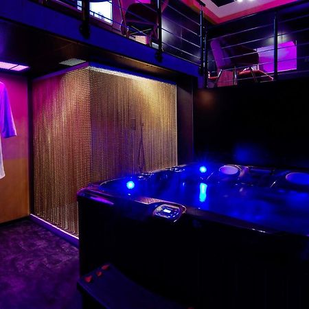 Mieuxqualhotel Jacuzzi Privatif Love Room Bordeaux Zewnętrze zdjęcie